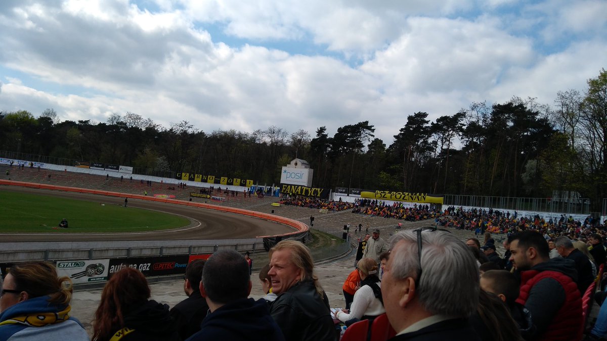 katilife69's tweet photo. #PSŻ Poznań vs. Kolejorz Rawicz# Stadion Golęcin https://t.co/3U2RpbLWmY