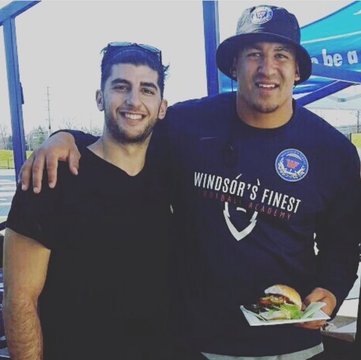 WEtechAlliance's tweet image. #LibroStartUP team @eat_hf serving up some of their organic meat this wknd to @NFL @TCrawford98 &amp;amp; #YQG at Windsor&apos;s Finest Football Academy