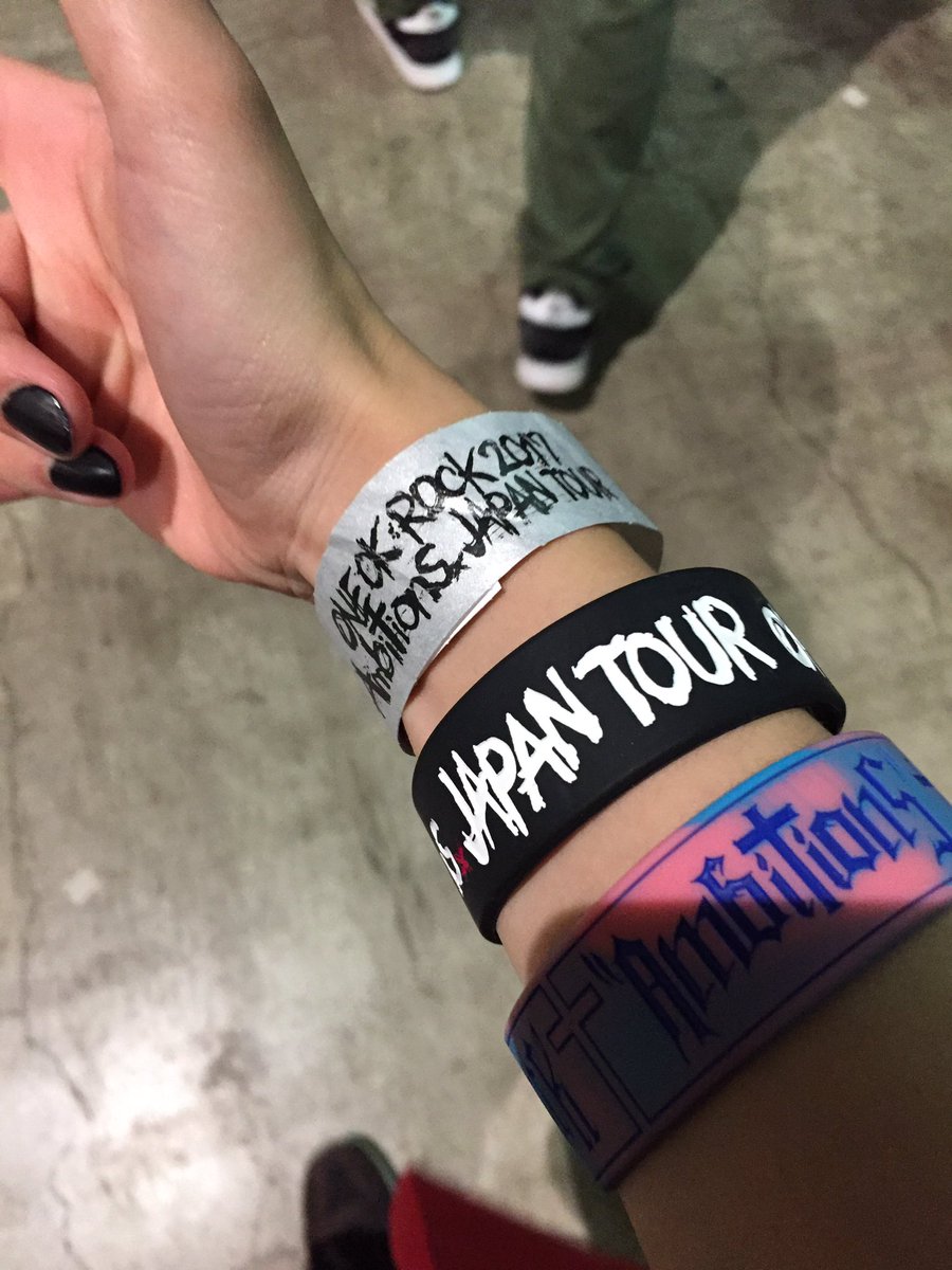 08109rin's tweet photo. ONE OK ROCK Ambitions
自分が参戦するライブが終わりました。
今日Takaが言ってた、
「夢は自分で掴むもの」
「明日を見て、自分をみろ」。
この言葉の意味をしっかり考えて、これからの高校生活を送りたいと思います。 https://t.co/DP5grBUyhB