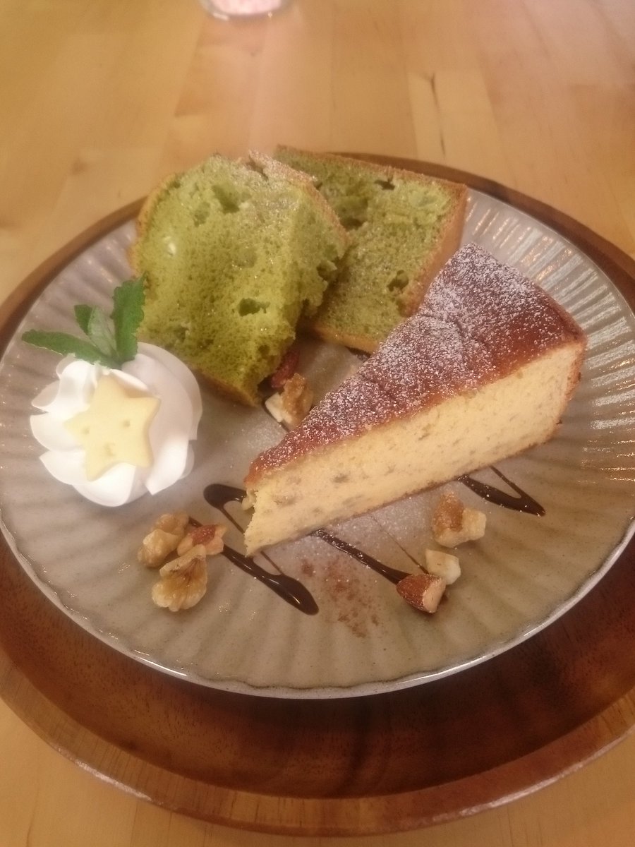 hadukiwakuwaku7's tweet photo. 友に誘われ、行ってきたo(´∀`)o
カフェアートもこもこ、とても可愛いぃぃ……(*´ч`*)まったりできる店内良きでした~!また行きます~!
#chocoTea https://t.co/i8ZxrdRUKW