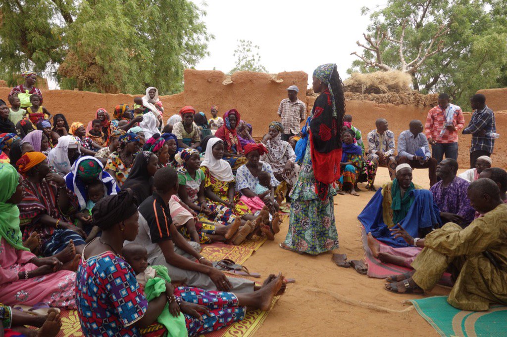 Discussing family planning in a village in the Dogon Valley in #Mali: this community says NO to female circumcision