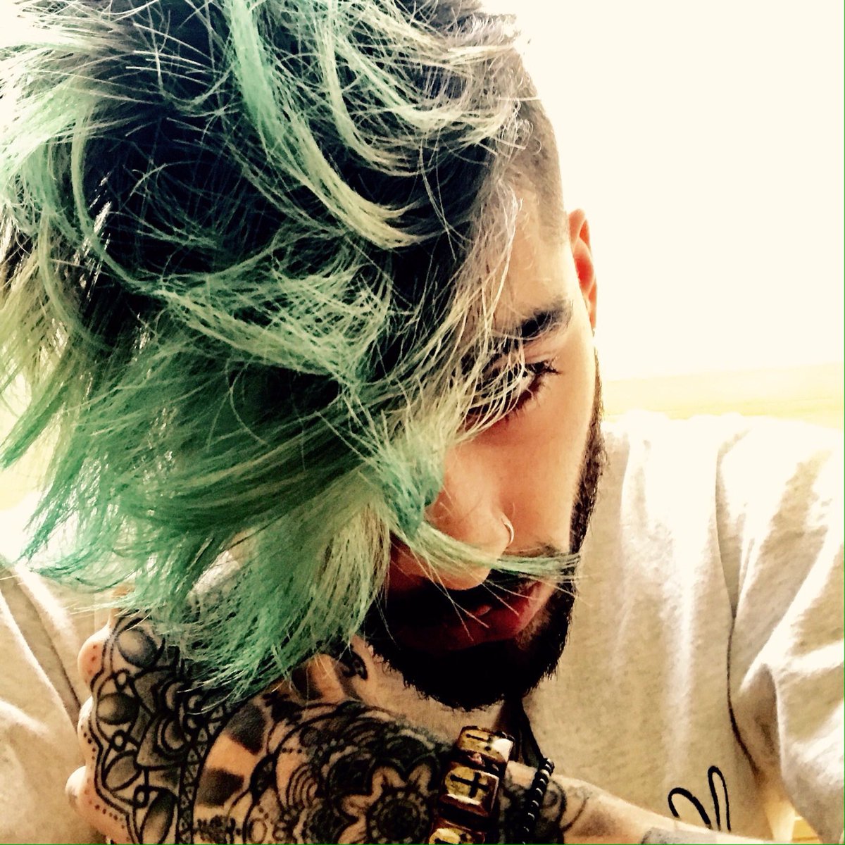 king of selfies and colorful hair