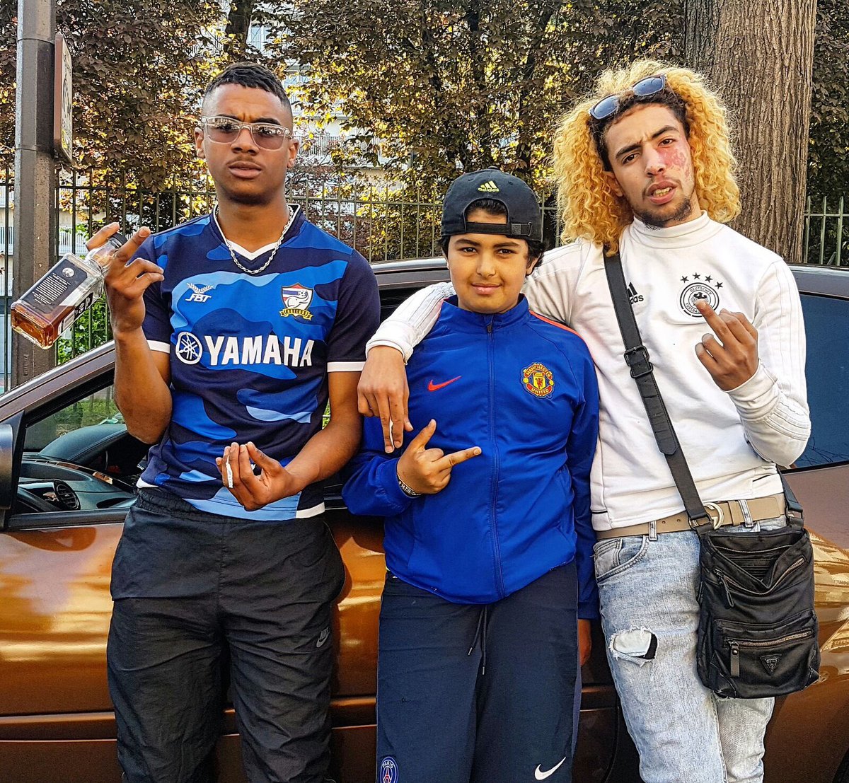 timaltropchaud's tweet photo. Fares du 20ème KDZ, le 1er à avoir écouté le #5èmeRapport @Badjer_Ces_Sur https://t.co/2Rjtbv0nFk