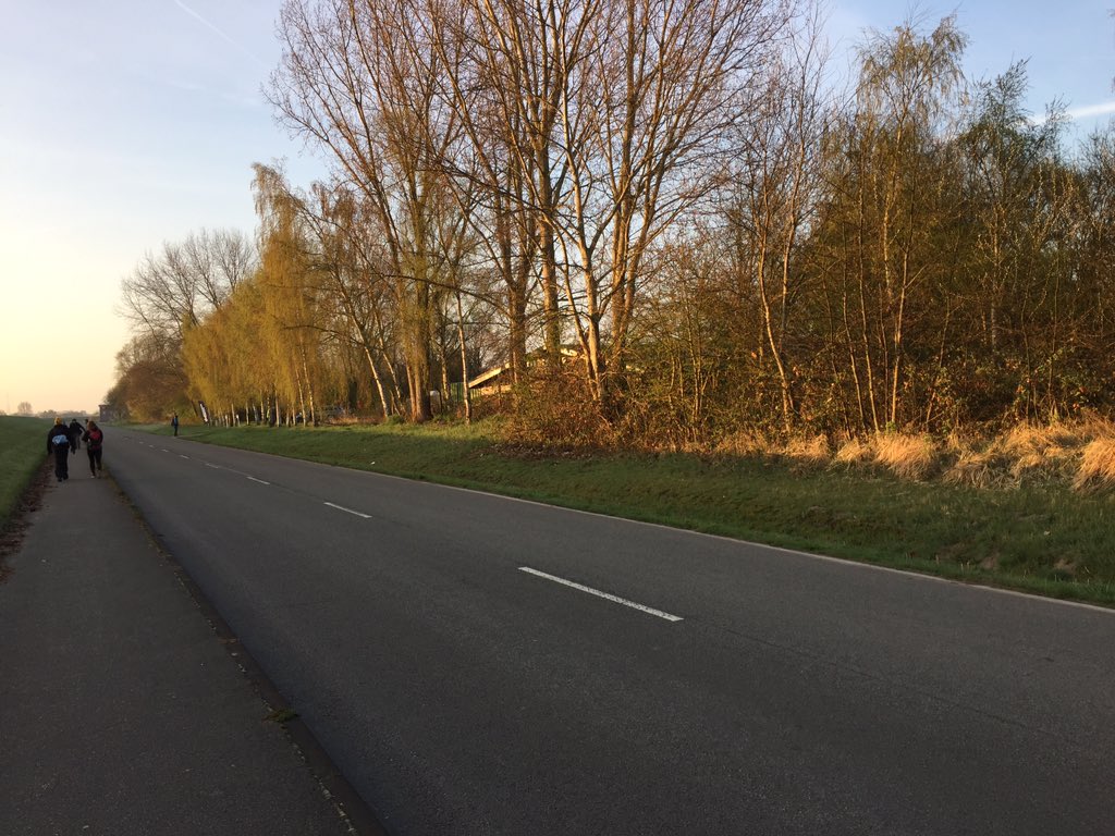 tiffitoff's tweet photo. Endlose Straßen zur Vetdorhungsstation 3. Da war ich dann auch raus. Ich muss sagen: Anforderungen völlig unterschätzt. https://t.co/338A1UCbUU