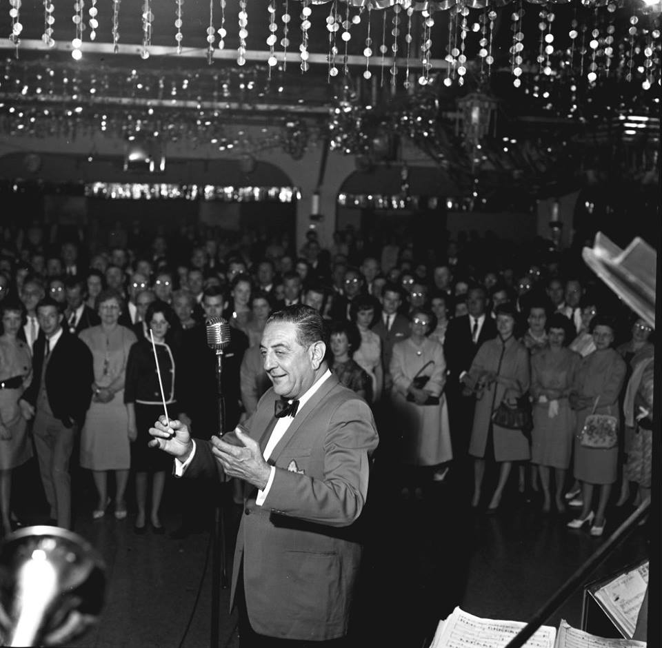LondonontPast's tweet photo. Guy Lombardo in 1963 at Wonderland Gardens. London Free Press files
#ldnont #guylombardo #concert https://t.co/rlnLCGQeIF