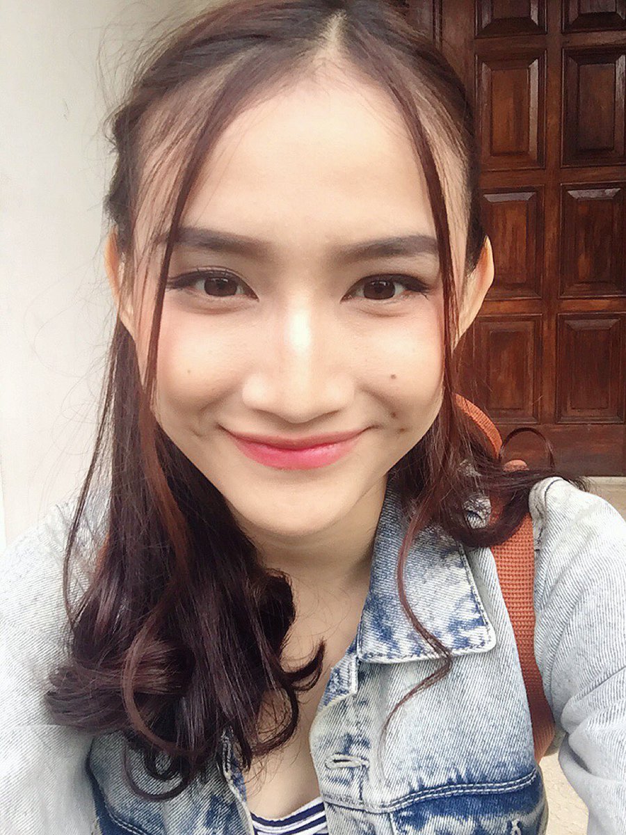 thisfrieska's tweet photo. Senyum aja, senyum juga #kekuatan kann? 😊 https://t.co/64DOrvUJKL