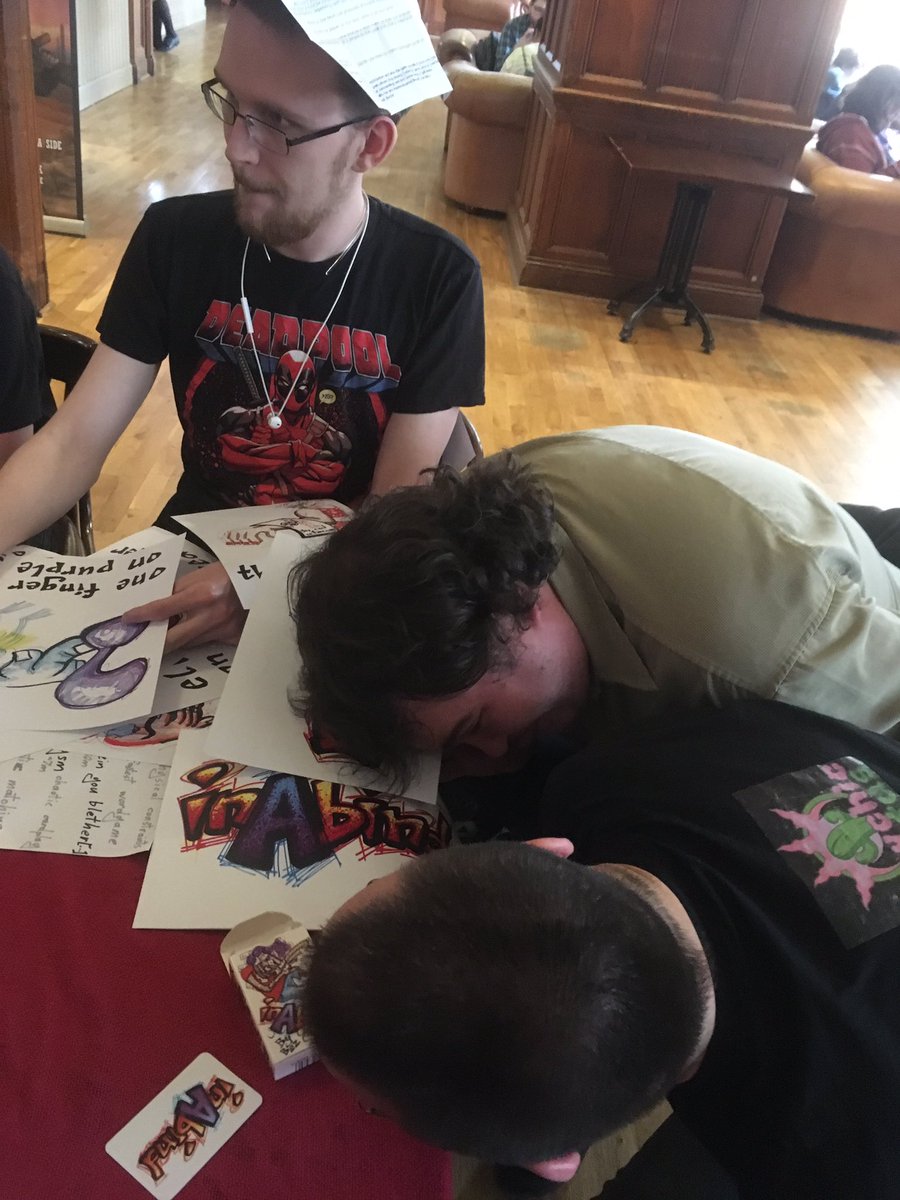 stuffByBez's tweet image. Just played some #giant #InABind at @Conpulsion. 

Bigger cards, bigger challenges, bigger laughs. 
Thanks @airecon for printing.
#dexterity