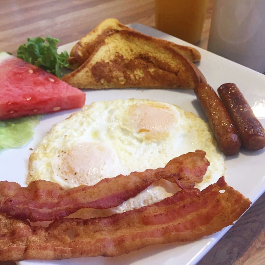 #HappySunday! Who's ready for a good ol' homestyle #breakfast?!