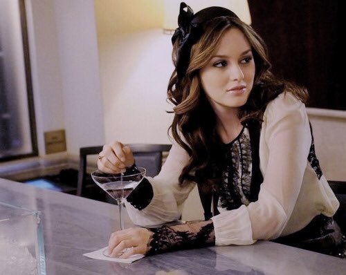 GossipRoomOff's tweet photo. 1 #RT = 1 bon anniversaire à Leighton Meester alias Blair Waldorf (#GossipGirl) qui fête ses 31 ans aujourd'hui ! 🎂🎉🎈🎁 https://t.co/PApPhW3gH1