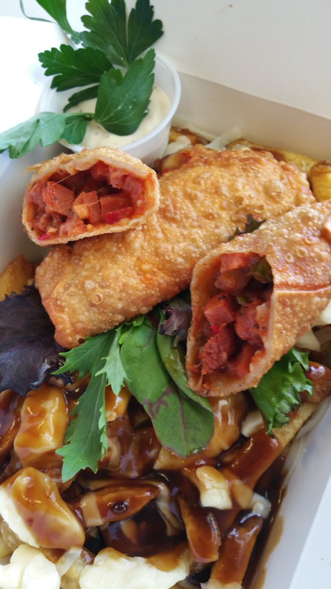 CookshopKitchen's tweet image. This week's Feature Poutine: "Wrap &amp;amp; Roll" (Deluxe Pizza Fingers Stuffed With Pepperoni, Ham, Bacon, Peppers, Onions, Mozzarella &amp;amp; Sauce)
