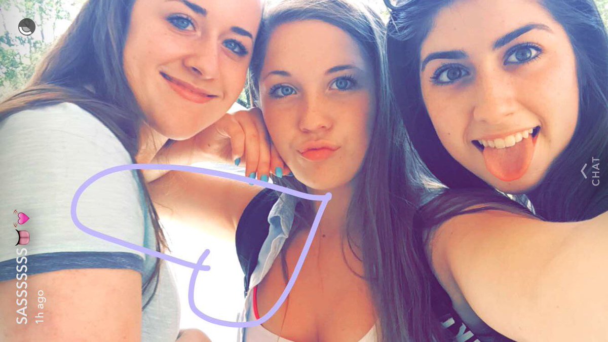 rylieee_xo's tweet photo. happy birthday julez love you with all my heart ❤❤❤ @JuliaFortin https://t.co/lGvh9cAUzc