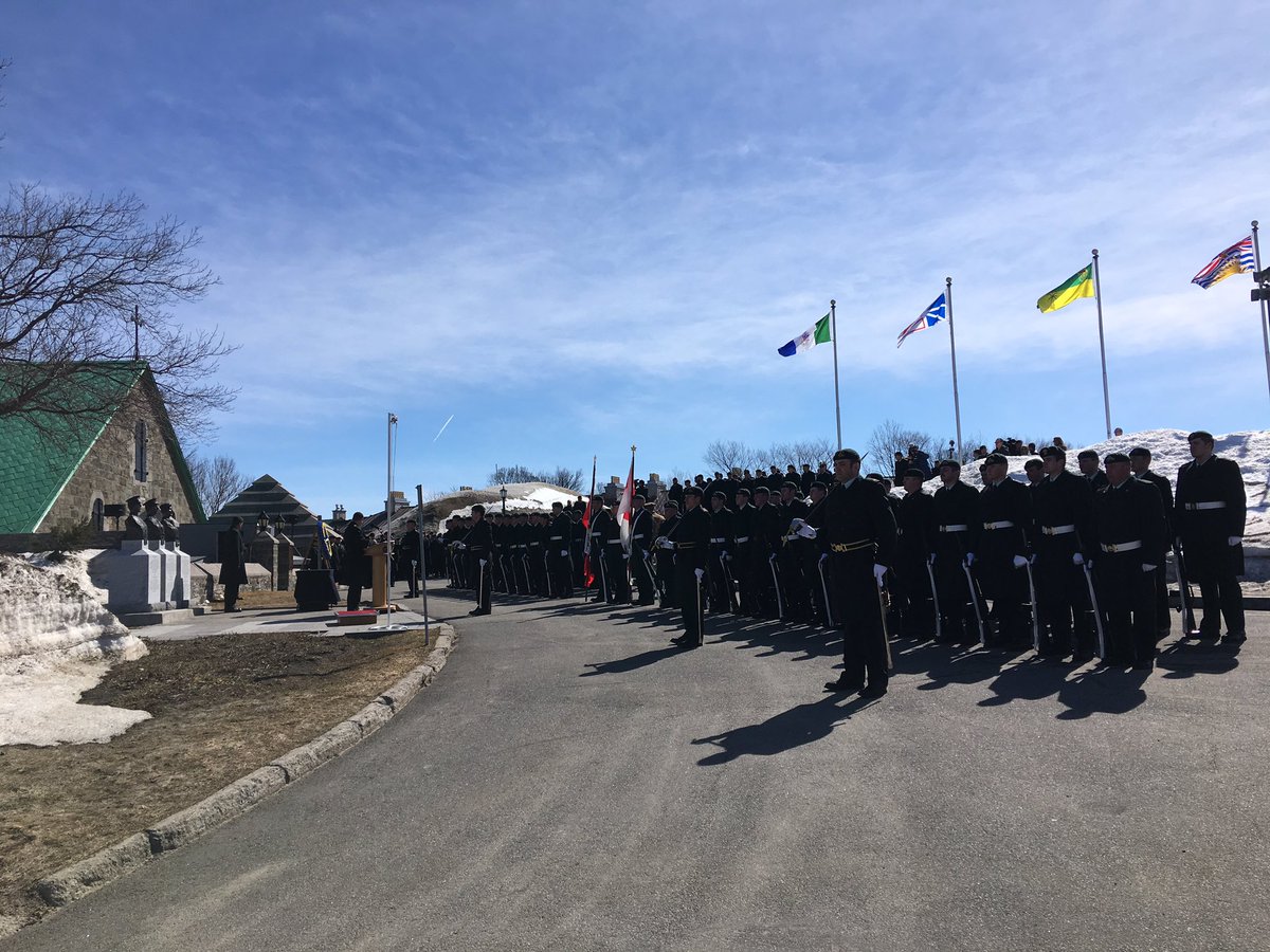 HaguenauerL's tweet photo. Émotion #R22R souvenir et reconnaissance pour #héros 🇨🇦morts pour 🇫🇷#Vimy100 #Citadelle https://t.co/vWWmAUoo5W