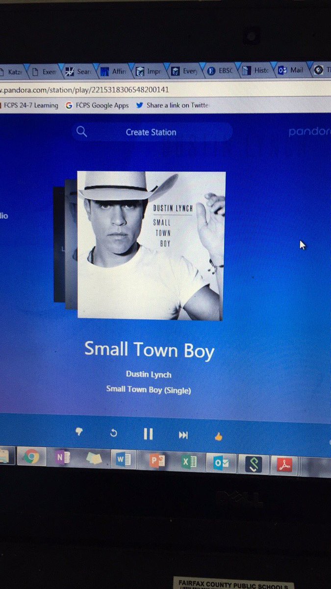 JBatson89's tweet image. Thanks @dustinlynch for helping me make it through writing this grad paper! #smalltownboy