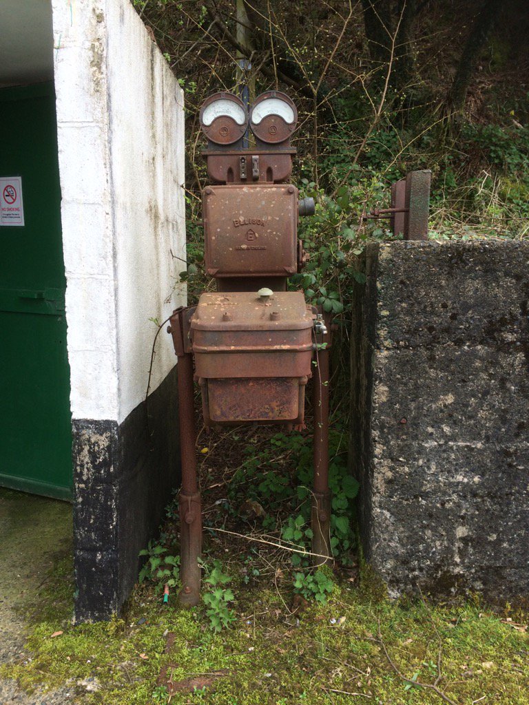 Pokehampton_'s tweet photo. Antique robot spotted hanging around Meldon viaduct. #okehampton #meldonbuffet https://t.co/by9np9xjx3