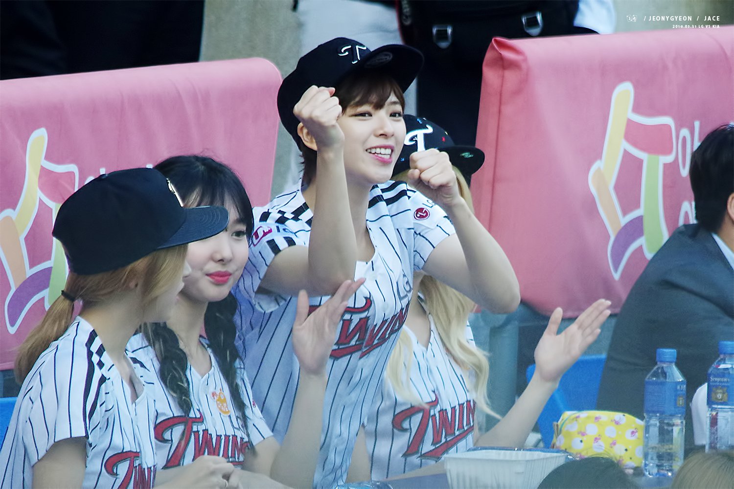 C8-tx24UwAApbDL.jpg:orig