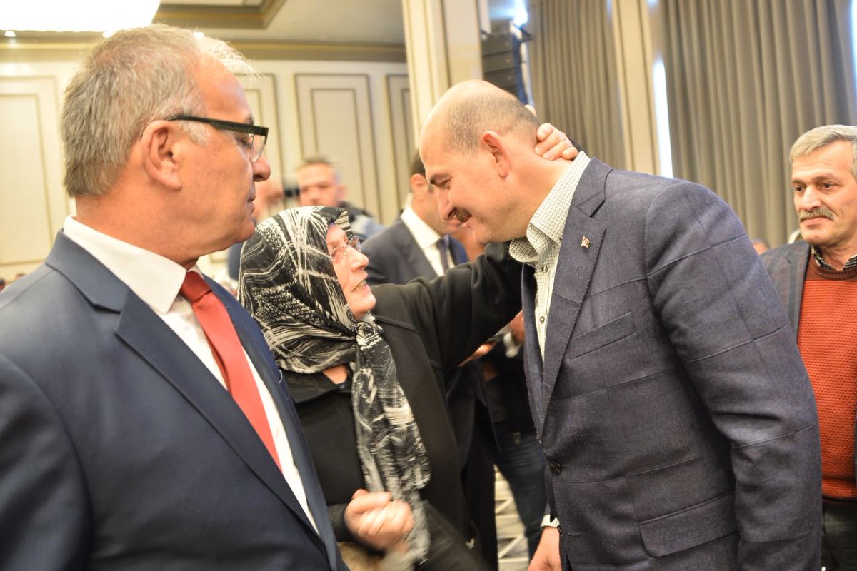 Bu millet el ele verdiğinde, bir ve beraber olduğunda aşamayacağı hiçbir engel yoktur. Birlikten doğan güçlü yarınlar için tabii ki #EVET