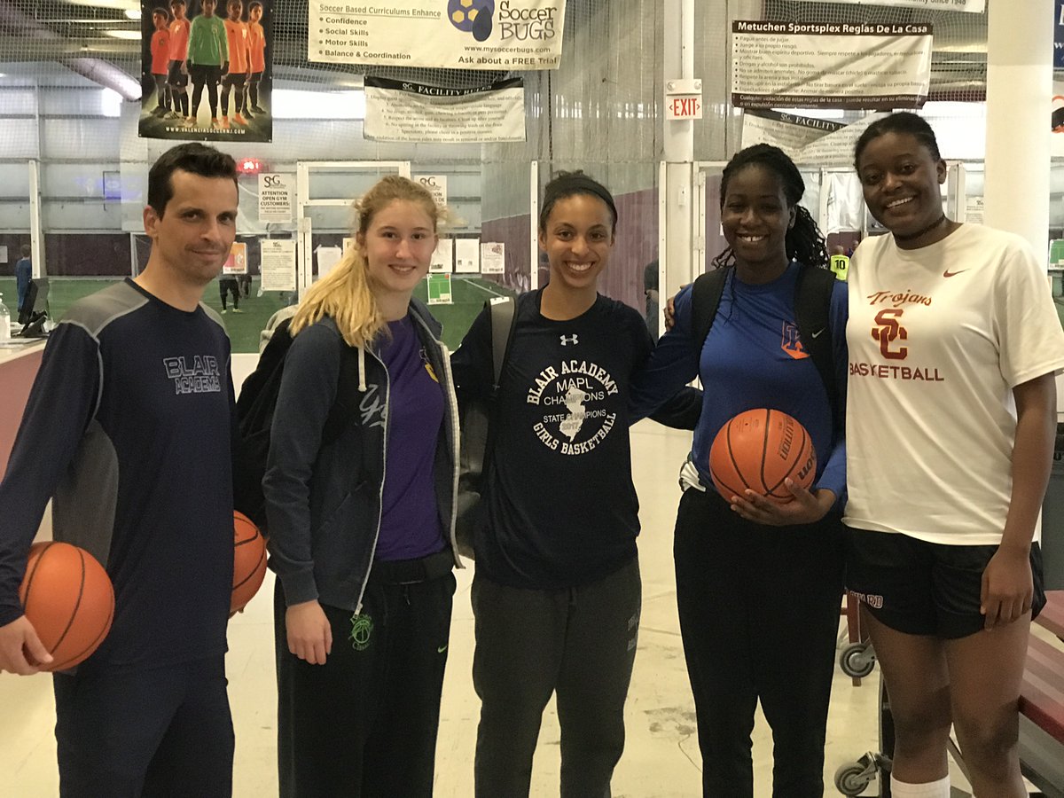 elightnstorm's tweet image. @blairbucs Prepping @ushoops @NJDemons: #BeReady 4 #BooWilliams. @mary_orpah 6'3" v @TemiFagbenle... by #ushoops