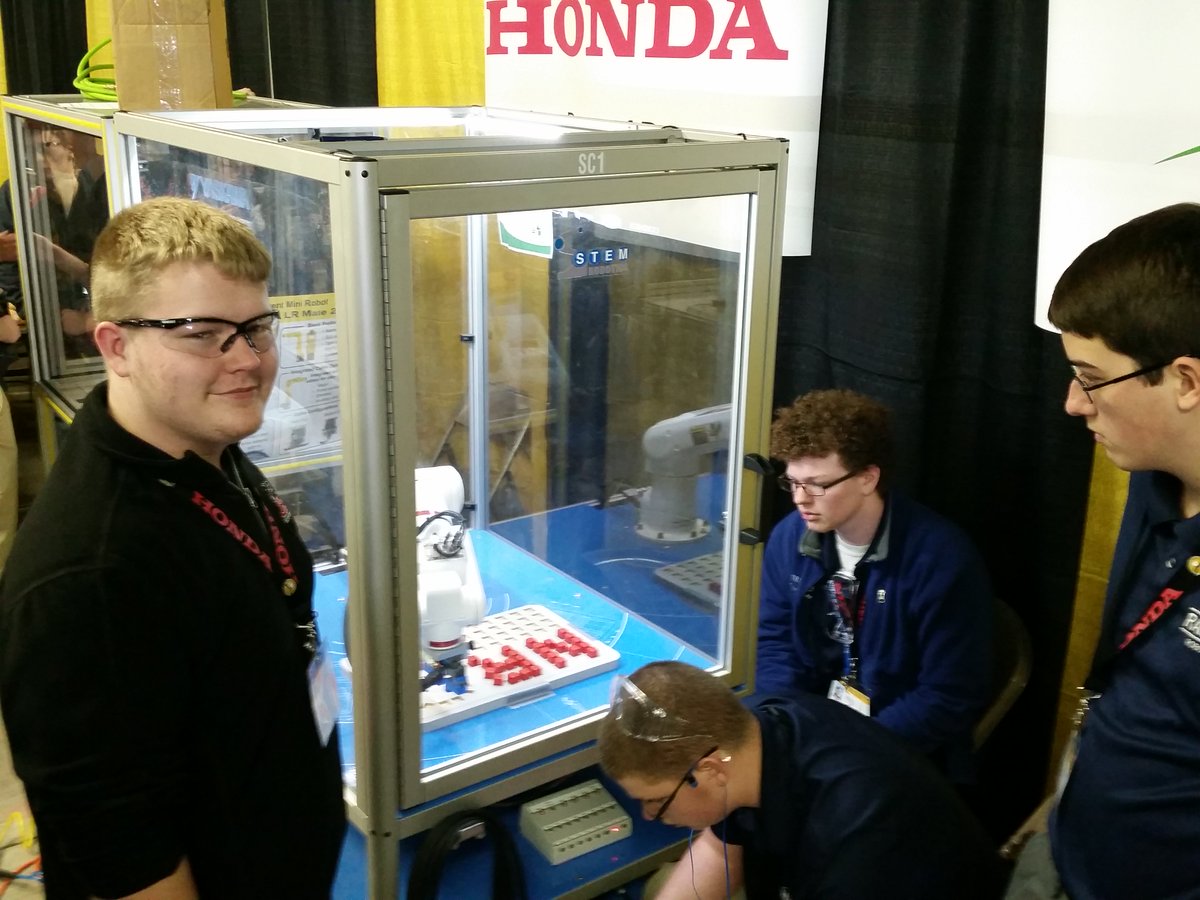 tririverscc's tweet photo. Tri-Rivers RAMTEC competes at Nat'l Robotics Challenge at fairgrounds. #MarionMade #TRCCAmazing #ramtecohio #nationalroboticschallenge https://t.co/Q9Pk1eeuCw