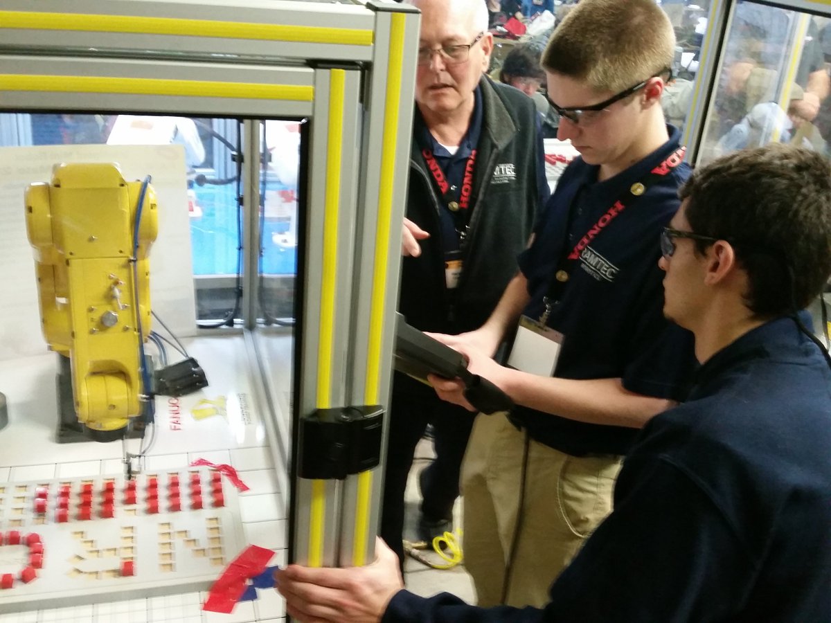 tririverscc's tweet photo. Tri-Rivers RAMTEC competes at Nat'l Robotics Challenge at fairgrounds. #MarionMade #TRCCAmazing #ramtecohio #nationalroboticschallenge https://t.co/Q9Pk1eeuCw