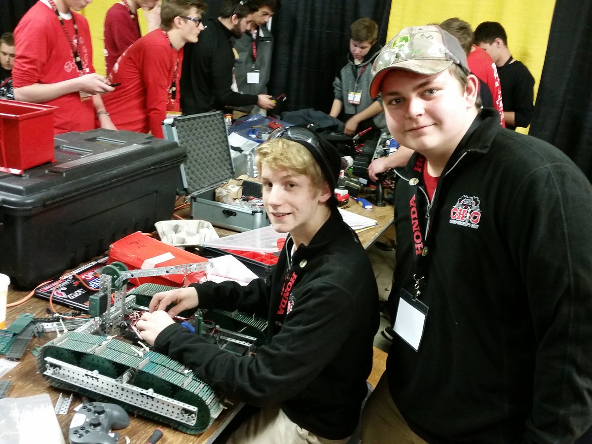 tririverscc's tweet photo. Tri-Rivers RAMTEC competes at Nat'l Robotics Challenge at fairgrounds. #MarionMade #TRCCAmazing #ramtecohio #nationalroboticschallenge https://t.co/Q9Pk1eeuCw