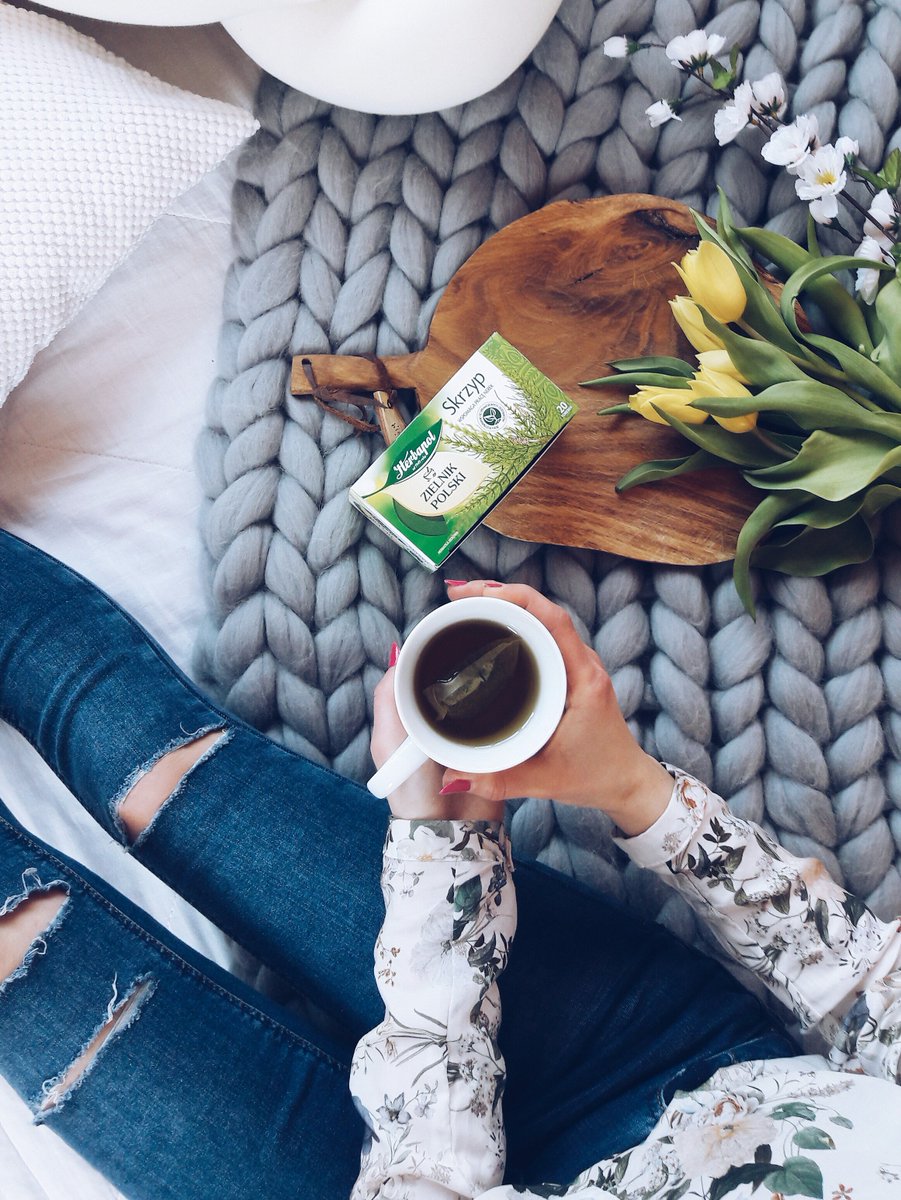 olciaky's tweet photo. SKRZYP 🍵🍃Ma delikatny smak.Oczyszcza organizm, poprawia stan włosów i paznokci i wiele więcej!https://t.co/QqgD6P8Qc2 #pijęzioła #Herbapol https://t.co/uRSUGPCBYJ