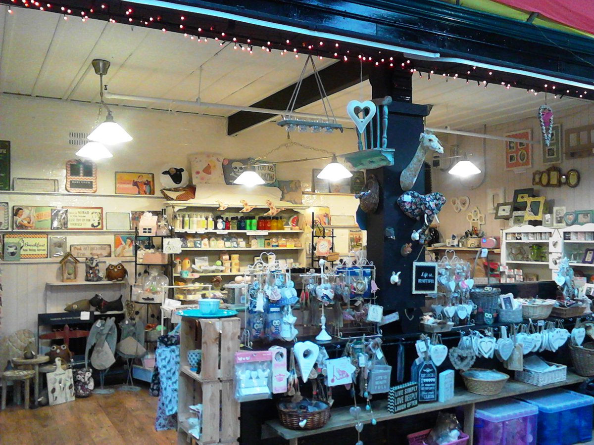 HebdenHashtags's tweet image. Suitcases &amp;amp; #Hatboxes make beautiful #storageboxes for happy memories and keepsakes.
Jessica Rose Health &amp;amp; Beauty, #Todmorden Market Hall