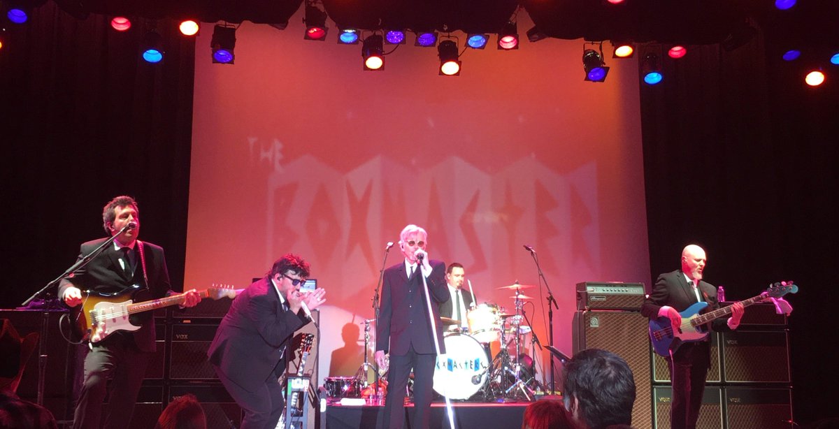 laughlinbuzz's tweet image. Unexpectedly got to see the Boxmasters at the Riverside.  Really good show. 

#Laughlin #TheBoxMasters #BillyBobThornton @BoxmasterJD