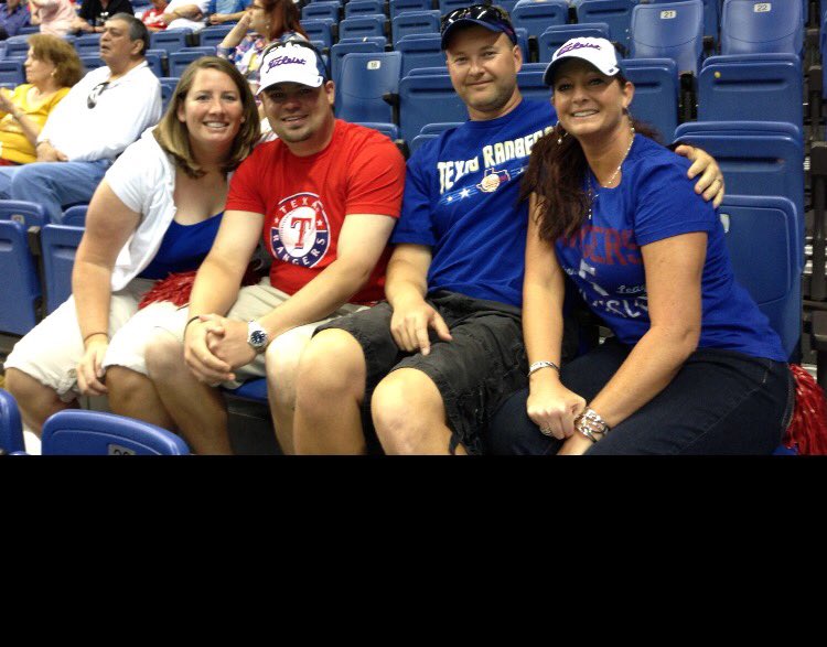 LacyLacy78's tweet photo. #RangersFlashback #friendstradition https://t.co/Hchqd9QRwI