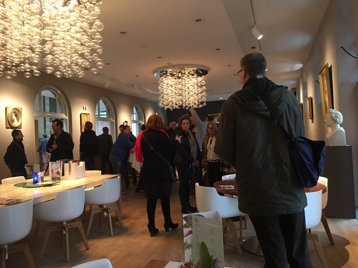 Personeelsuitje Observator Instruments. Eerst een hapje en drankje, dan een stadswandeling in #Dordrecht en daarna een kookworkshop.