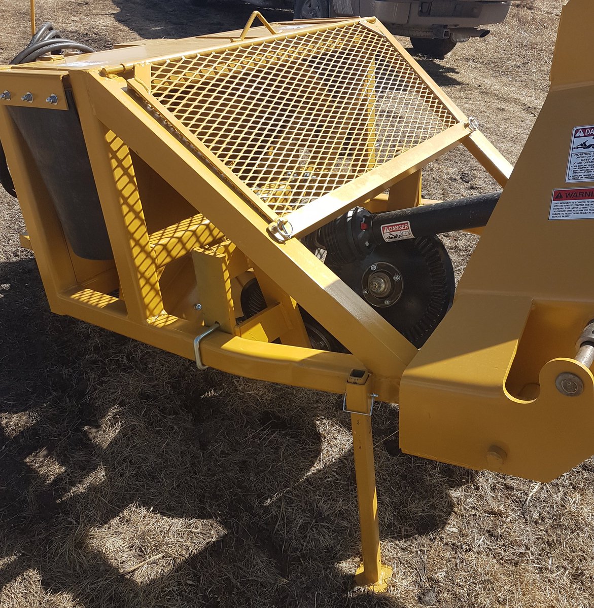 HarveyGuenther's tweet photo. Mighty things come in small packages. Can move up to 250yd/hr. Great for spring run off &amp; touching up drains. https://t.co/wWauUg4Spd