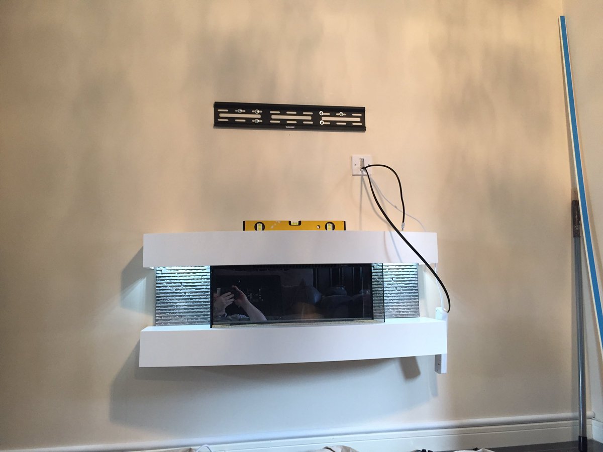 av4all's tweet photo. Staircase wall meant Sky box had to go behind TV @DLineCableCover came to the rescue above the Skirt magnet finds the stud #LiveInstall https://t.co/2WfhOtfAka