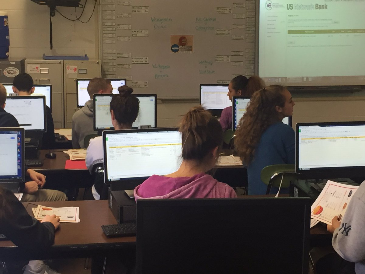 MK_VEI's tweet photo. Hard at work processing sales from the #2017ybs 🤑 https://t.co/4mNxLoduZ0