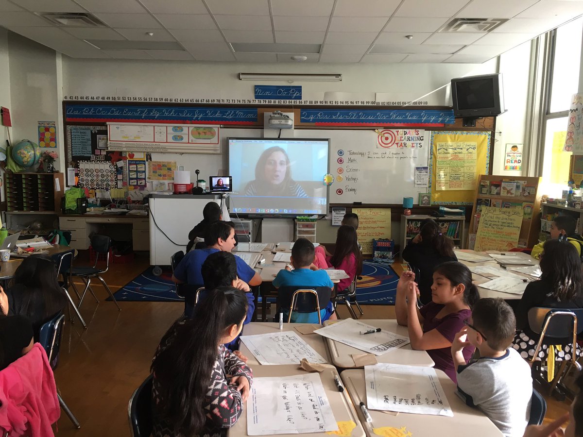 castelartechOPS's tweet photo. Today we took a trip to Burgos Spain with @janiehelt class. We learned about "holidays" and European greetings 😘😘#SkypeEDU #worldtravelers https://t.co/LjSMa2ozTk