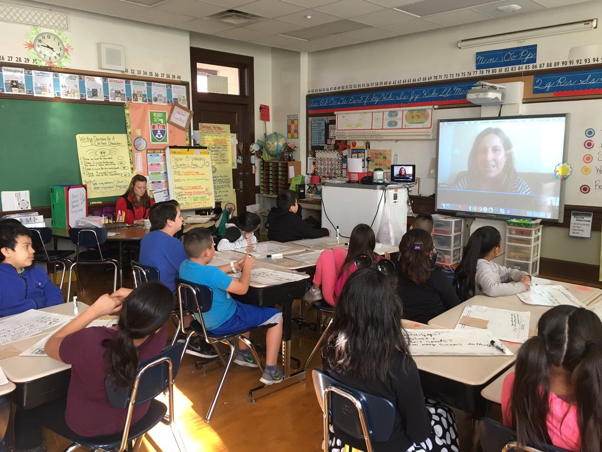 castelartechOPS's tweet photo. Today we took a trip to Burgos Spain with @janiehelt class. We learned about "holidays" and European greetings 😘😘#SkypeEDU #worldtravelers https://t.co/LjSMa2ozTk
