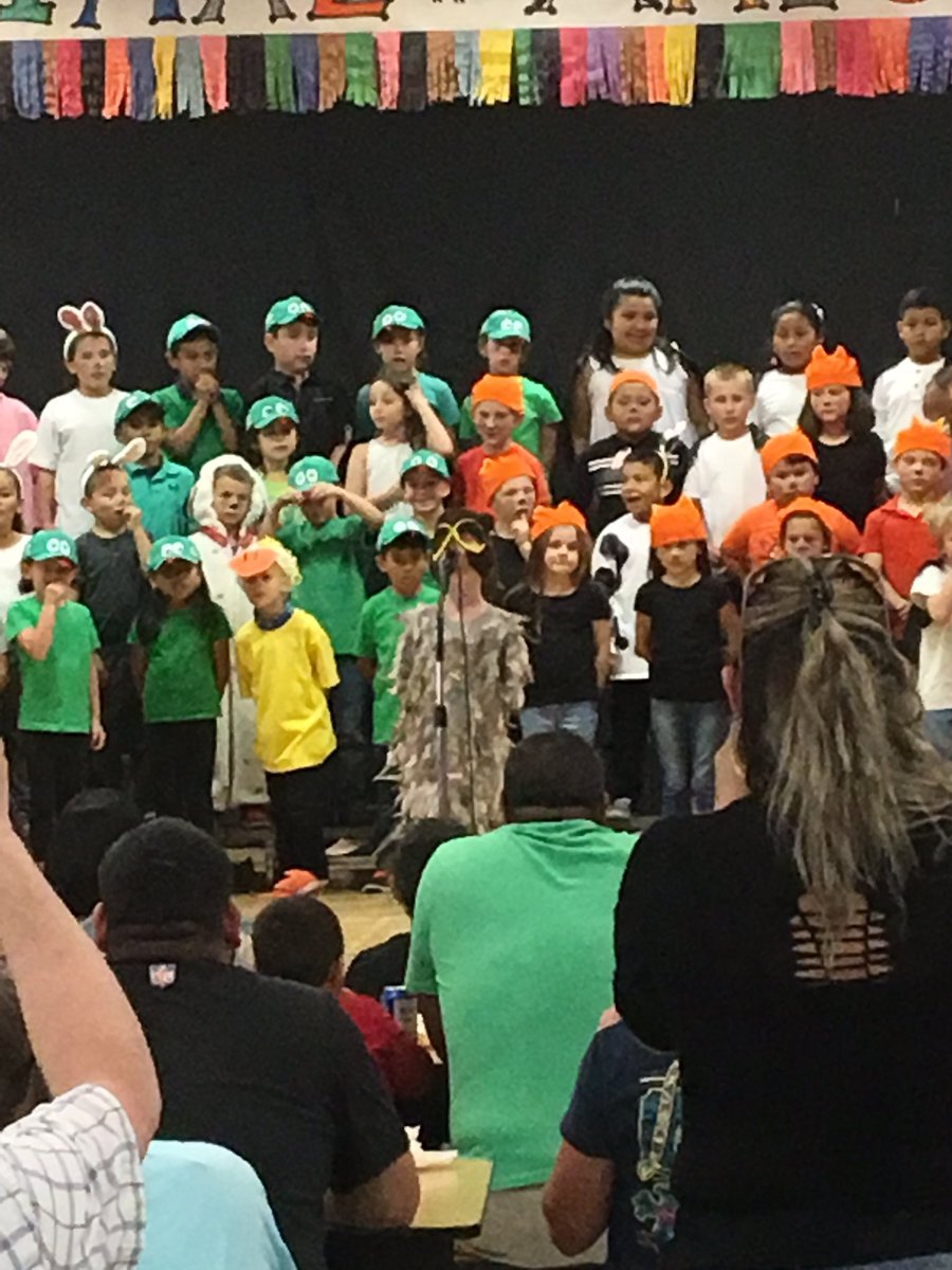 ltdallman's tweet photo. What a GREAT first grade program! Shout out to our fabulous music teacher for putting on a great show! #Jseguinelem https://t.co/ftt49u7hgn