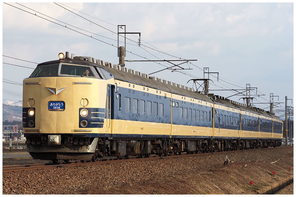Kaede9633's tweet photo. ばいばい！#583系 *奥羽本線後三年～飯詰'17.4.2 OLYMPUS OM-D E-M1 Mark2 ED40-150mm PRO* https://t.co/nRVK9W1lAF