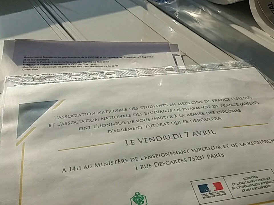 Pharma_ANEPF's tweet photo. 1ère cérémonie remise #agément #TutoMinistere. @Pharma_ANEPF @ANEMF @sup_recherche @Anesf_FR @La_FNEK @La_FNESI @doyenspharma @doyensmed https://t.co/H9SJGJruiK