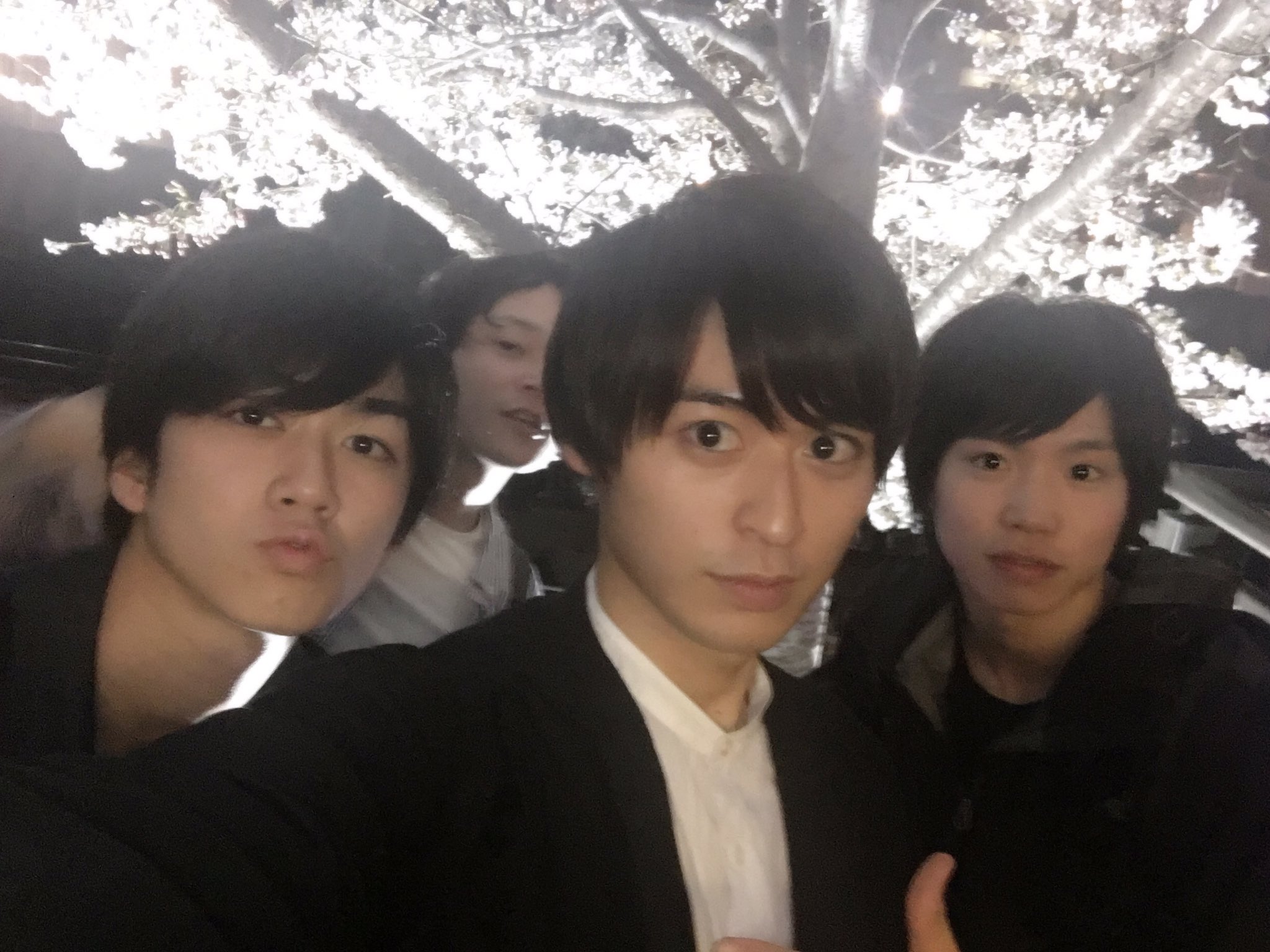 高本学 Sur Twitter 今日は稽古した後 皆んなで帝一の國の試写会に行って来ましたよー 改めて本当に沢山良い経験が出来た現場だったなと感じました 皆さんも劇場で是非 Ovo そして 夜桜みたよ 高本学 Sur Twitter 今日は稽古した後 皆んなで帝一の國の試写会に行って来ましたよー 改めて本当に沢山良い経験が出来た現場だったなと感じました 皆さんも劇場で是非 Ovo そして 夜桜みたよ