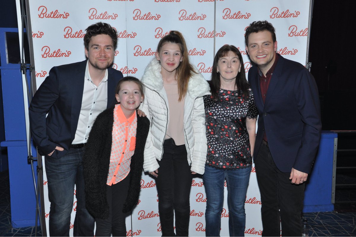 0115hellzbellz's tweet photo. Great show this week @samandmarktv at @Butlins Skegness and such genuine nice lads! #copydogs 😁 #indestructibleballoons 😆 https://t.co/u6bsXTHNaH