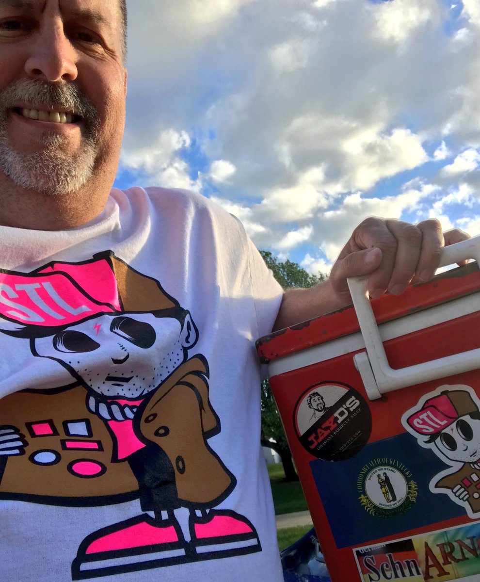 GusGusFunBus's tweet photo. @stlstickerswap @diecutstickers @ChemsGraff @ThePirateGhost @OldViennaLLC @frescaberry_fc They will. Starting now! https://t.co/1wQIFL7UpS
