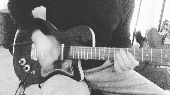noisyneil's tweet photo. Octave fuzz!! 🤓#danelectro #line6m5 #guitar https://t.co/I01mr1jVs6 https://t.co/KGB557xhWq