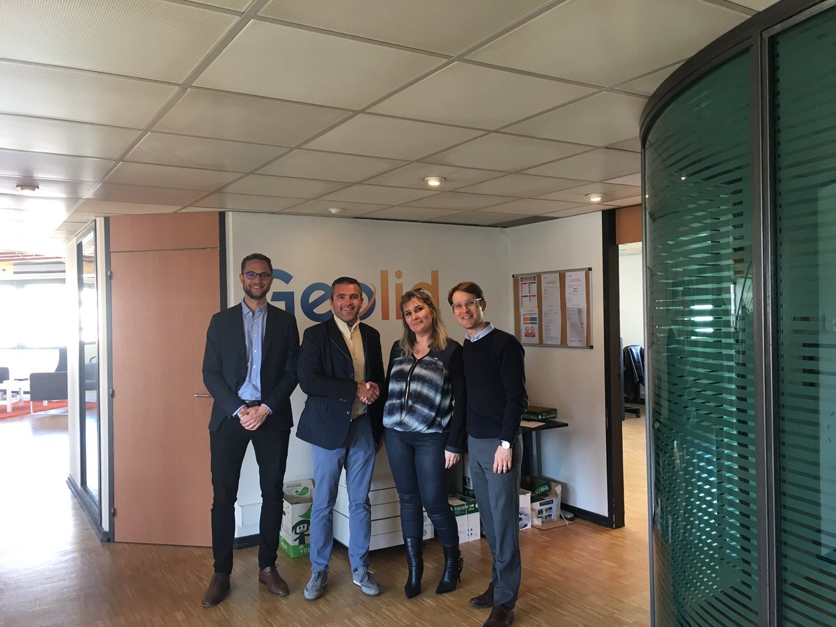 #AXA Luc Delobel signe le 1ier accord avec #Geolid😉👏
Présence web en locale optimisée pour nos clients &amp; nos partenaires #Enjoynewbusiness