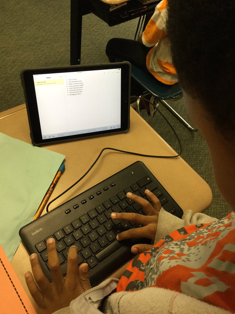 mccall_heidi's tweet photo. Students practicing typing sentences using spelling words.@sukaratana_lcss @alawsonFLE @Supt_LCSS @crocker_lcss https://t.co/I4MVZ47vy4