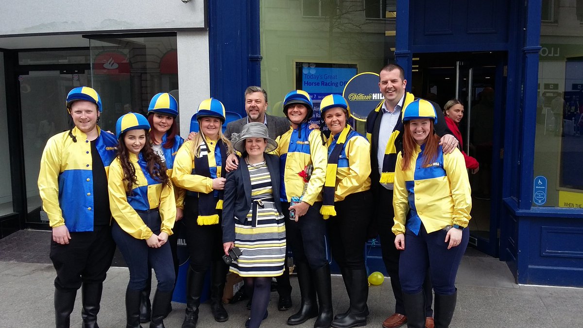 What a fab day it's been.  #Region6#Aintreefestival
<a href="/sea_pigeon/">Steven White</a> <a href="/AFreckletonwh/">Alex FreckletonWH</a> <a href="/gharropwh/">Gareth Harrop</a> <a href="/WHRegion6/">Region 6</a>