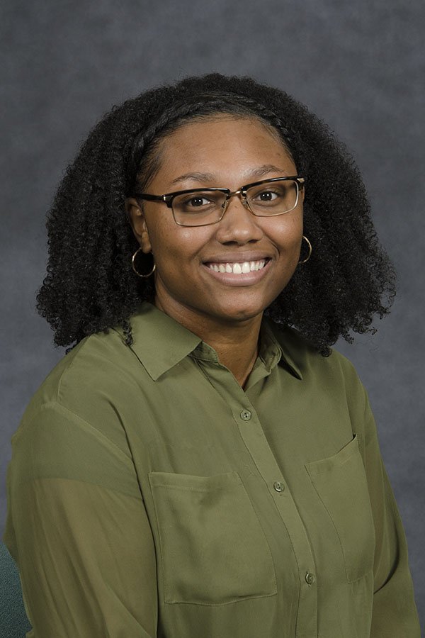 UCBlueAsh's tweet photo. Today's final #UCSMW event is getting your FREE professional headshot for use online. Come to the Admissions office, Muntz 151, 12:30-2:00p. https://t.co/CH50aMWAA4