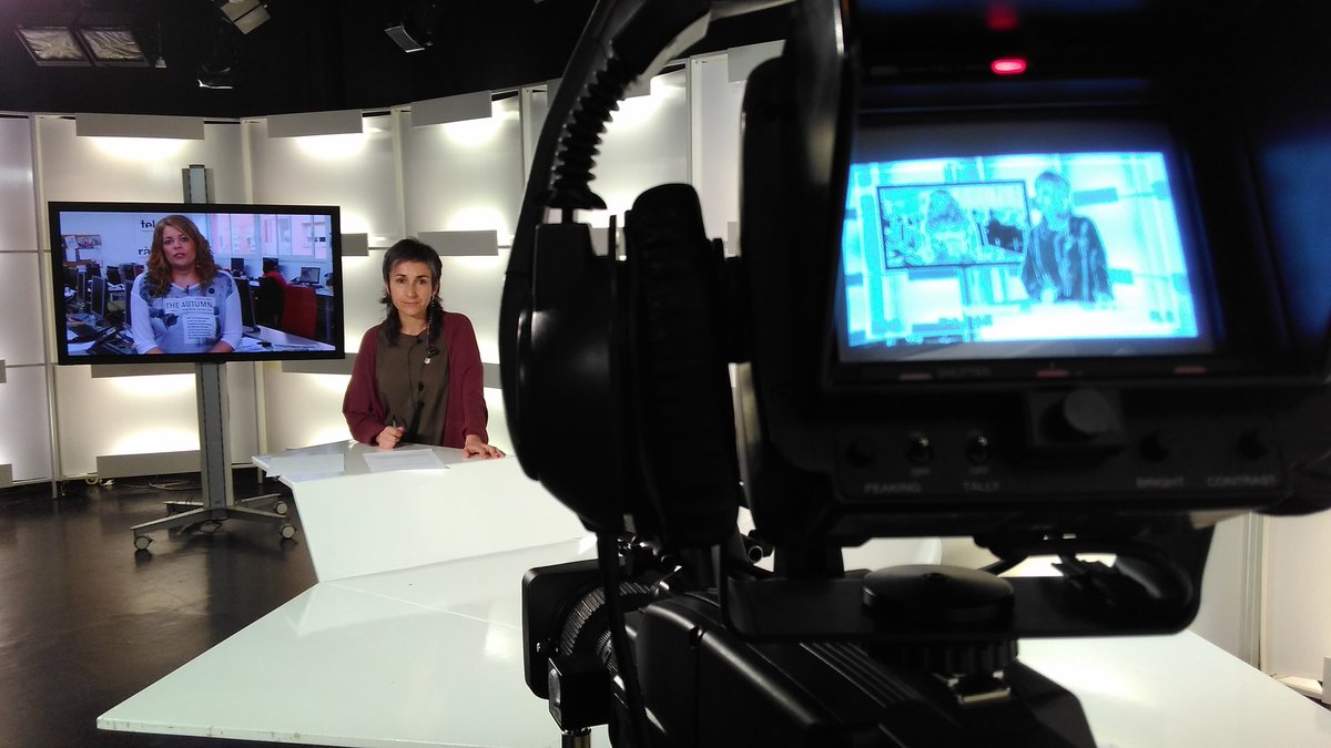bdncom's tweet photo. Fent les primeres proves de plató del nou @SetDies. Estrena el proper 21 d'abril a Televisió de #Badalona 💪 https://t.co/1rVPM0W6W0