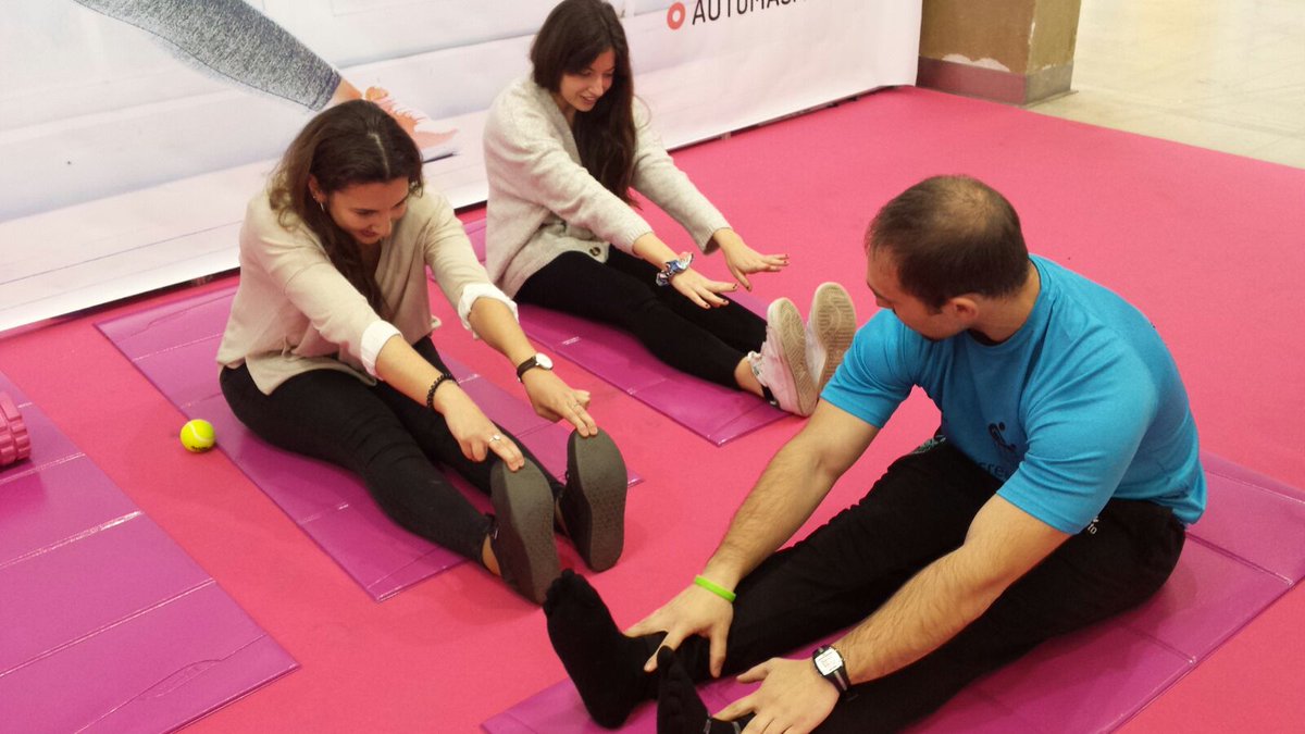 sportlife_es's tweet photo. ¡Ya estamos en la feria de la Carrera de la Mujer de Valencia! Con un gran programa de talleres deportivos para que elijáis! https://t.co/eUC5evSgGK