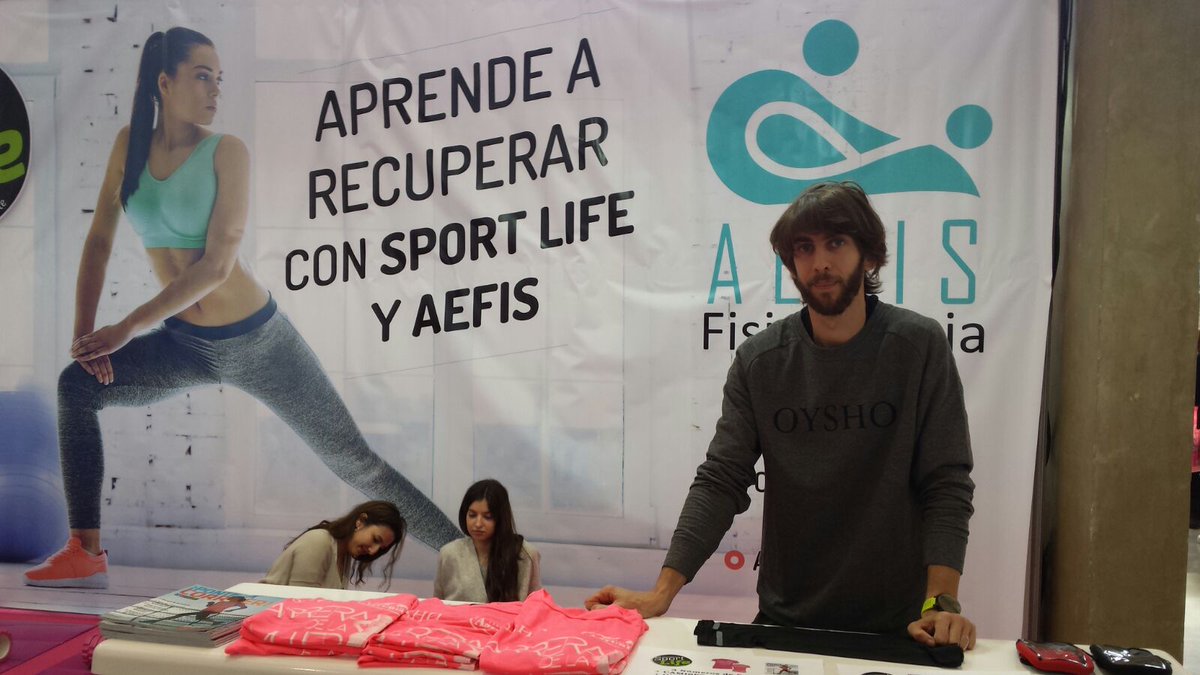 sportlife_es's tweet photo. ¡Ya estamos en la feria de la Carrera de la Mujer de Valencia! Con un gran programa de talleres deportivos para que elijáis! https://t.co/eUC5evSgGK