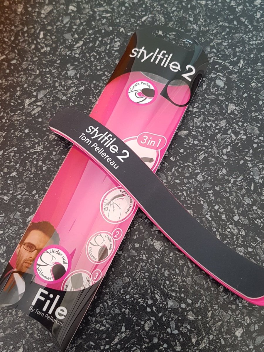 Silkywhale's tweet photo. LOVING my curvy @stylfile that I got in @Tesco this week! Created by @inventor_tom! Such a cool product!! 👌
#nails #nailfile #curvy https://t.co/ilG15UKJYn