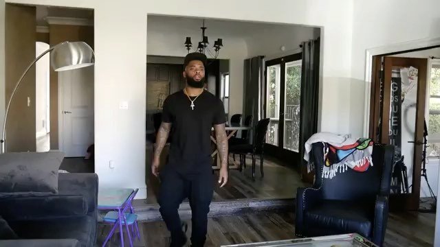 TheYBF's tweet photo. Comedians #KingKeraun and #SimoneShepherd shows us what happens when you listen to #Pepsi. π Watch #Instavideo:https://t.co/K6t2dj8Fvg https://t.co/9JfkACt1Li